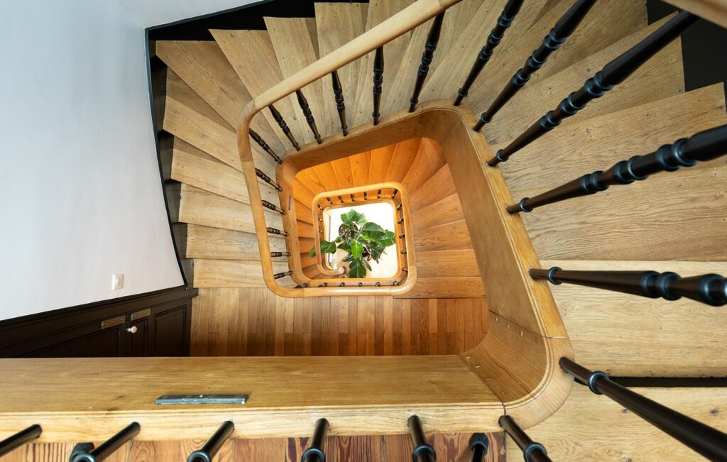 Escalier bois rénové